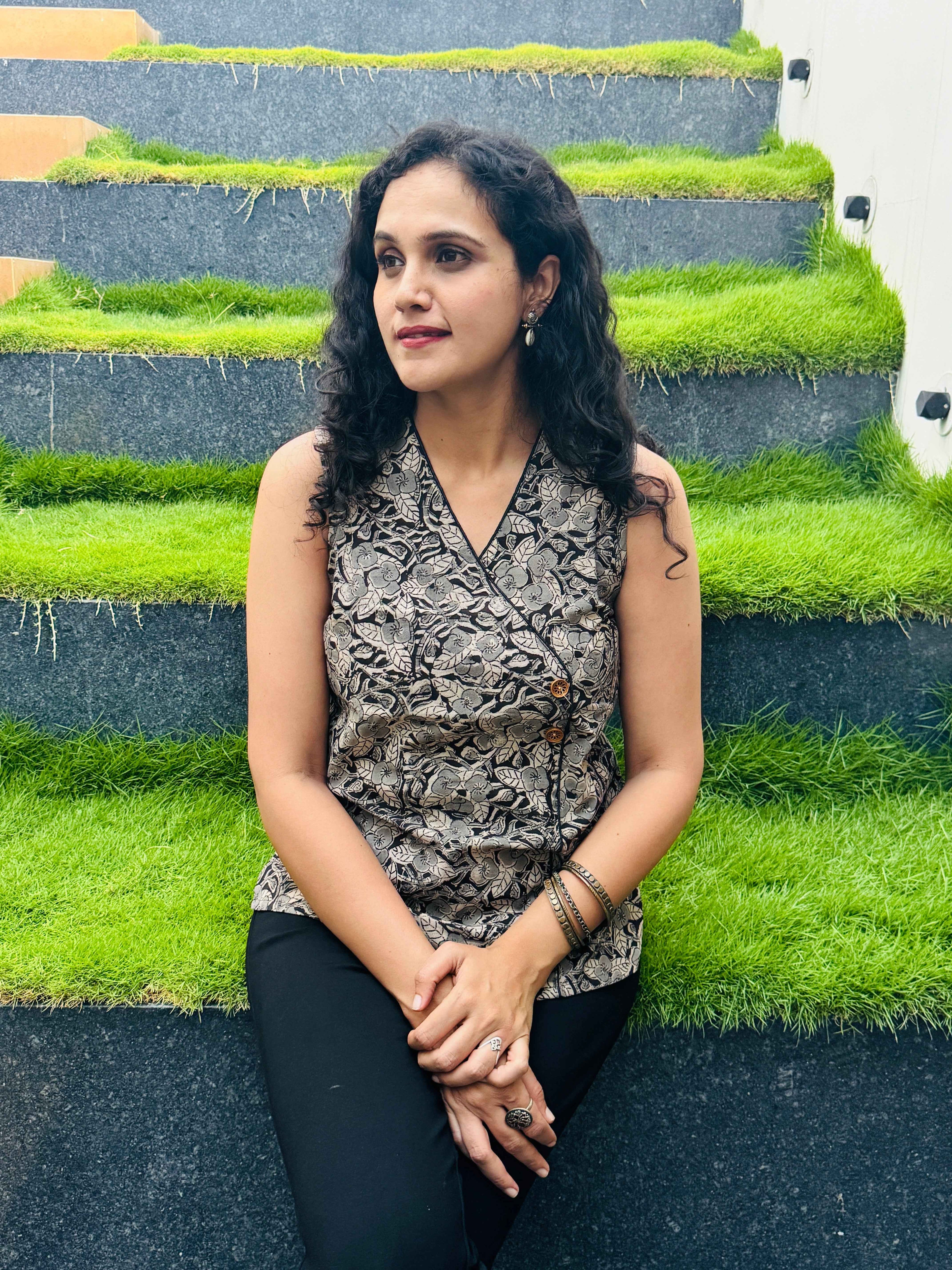 Riya - Hand block printed kalamkari sleeveless short top